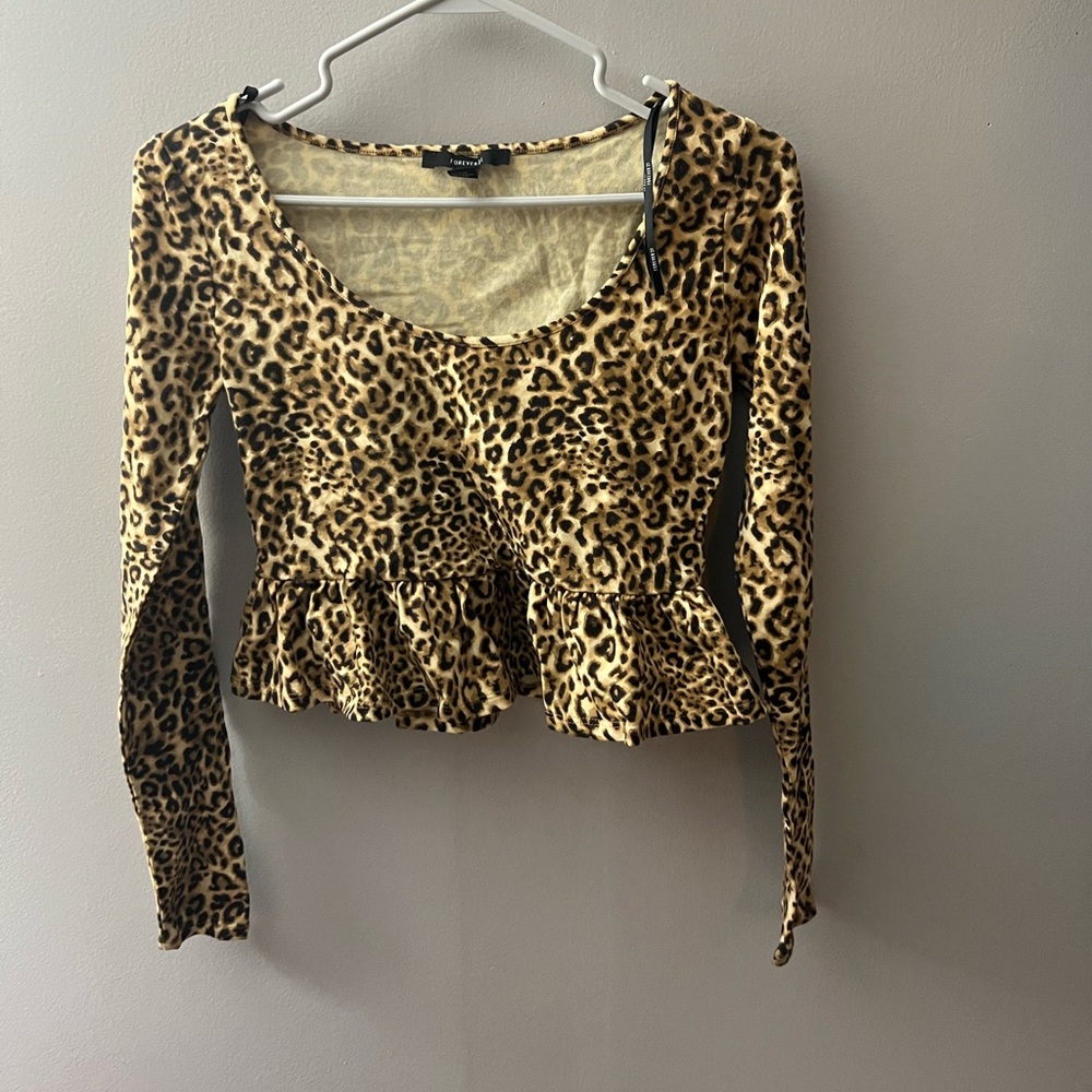 Scoop neck long sleeve